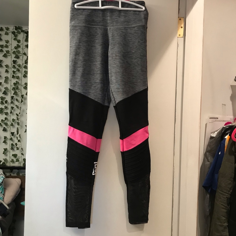 PINK leggings!